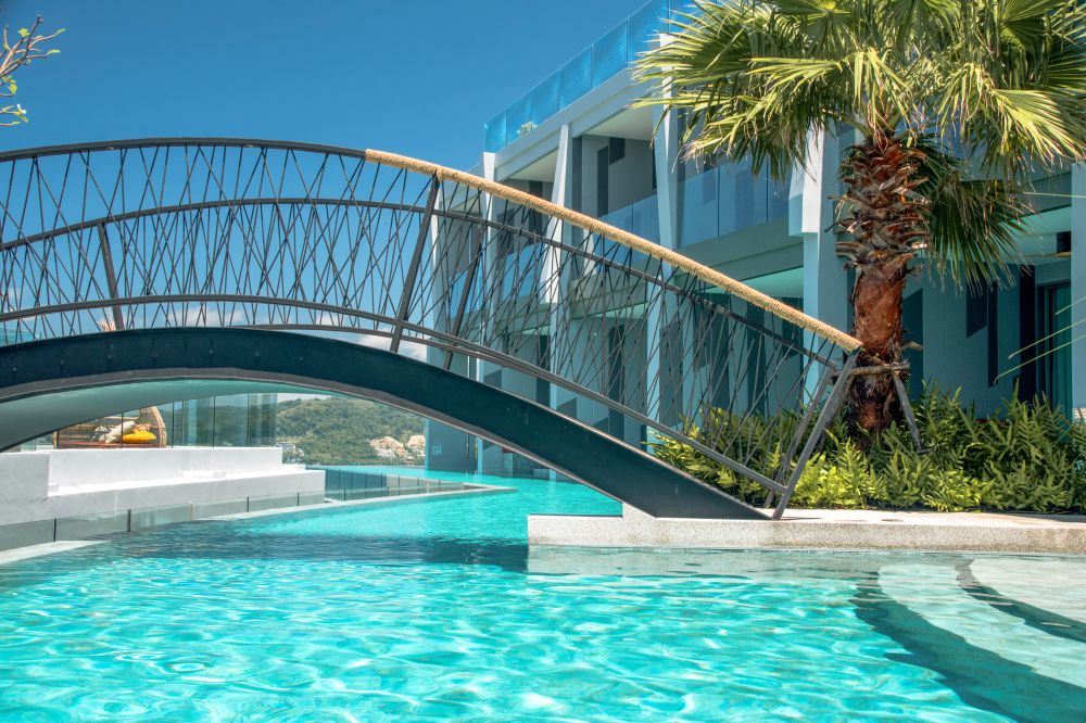 Crest Resort & Pool Villas 5*