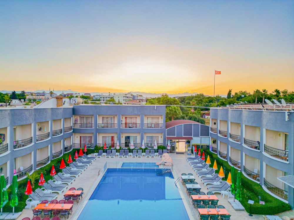 Sayanora Hotel 3*