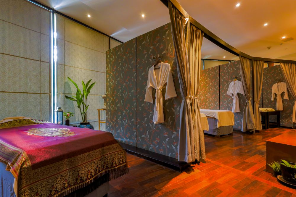 Holiday Inn Resort Phuket Surin Beach (ex. Destination Resorts Phuket Surin Beach) 4*