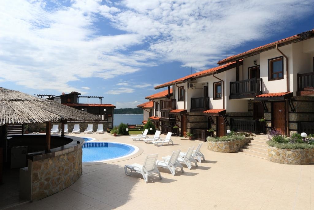 Pearl Apartments 3*