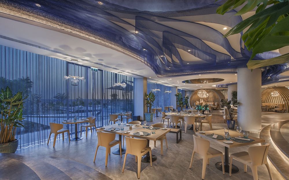 Amathus Beach Hotel 5*