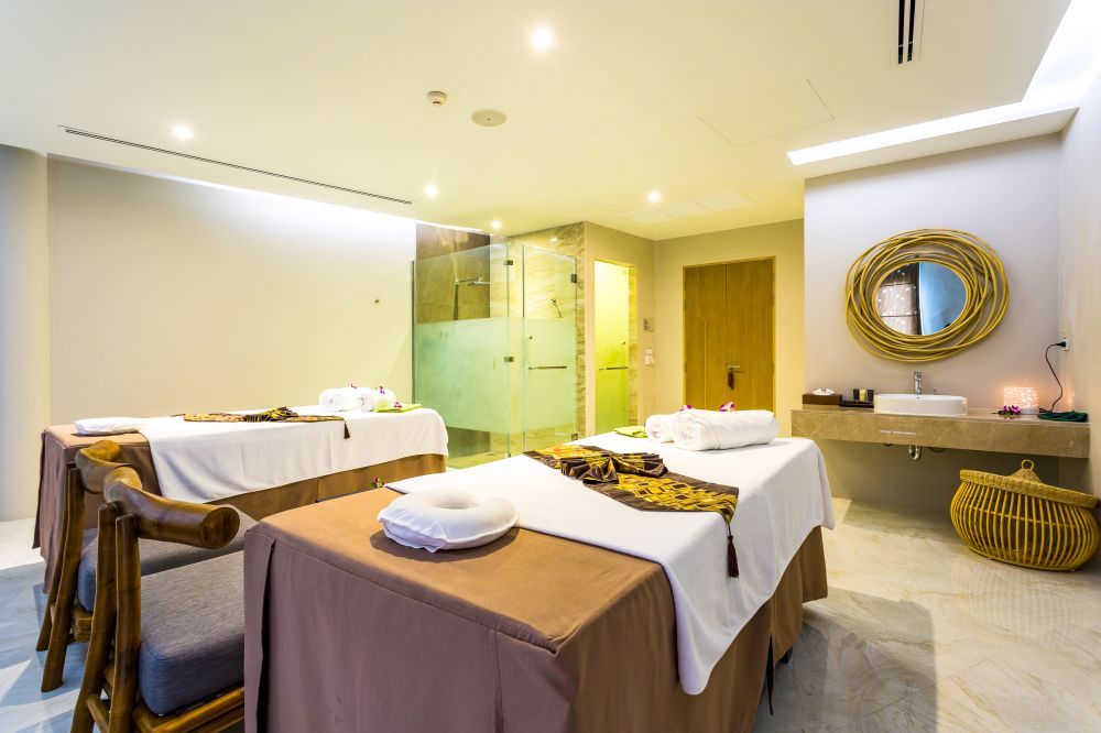 Crest Resort & Pool Villas 5*
