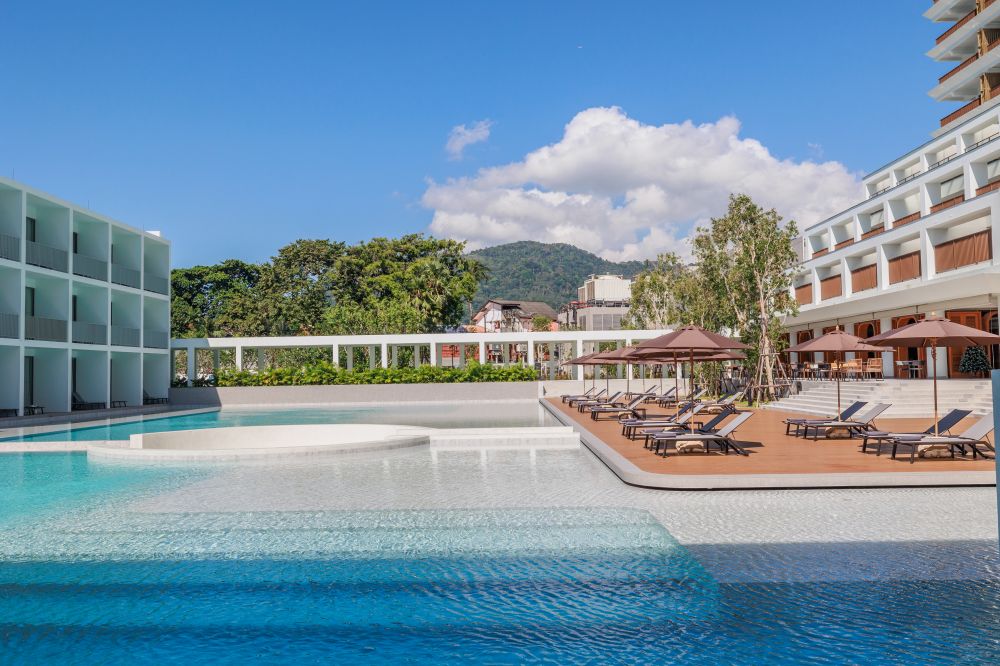 Patong Beach Hotel 4*