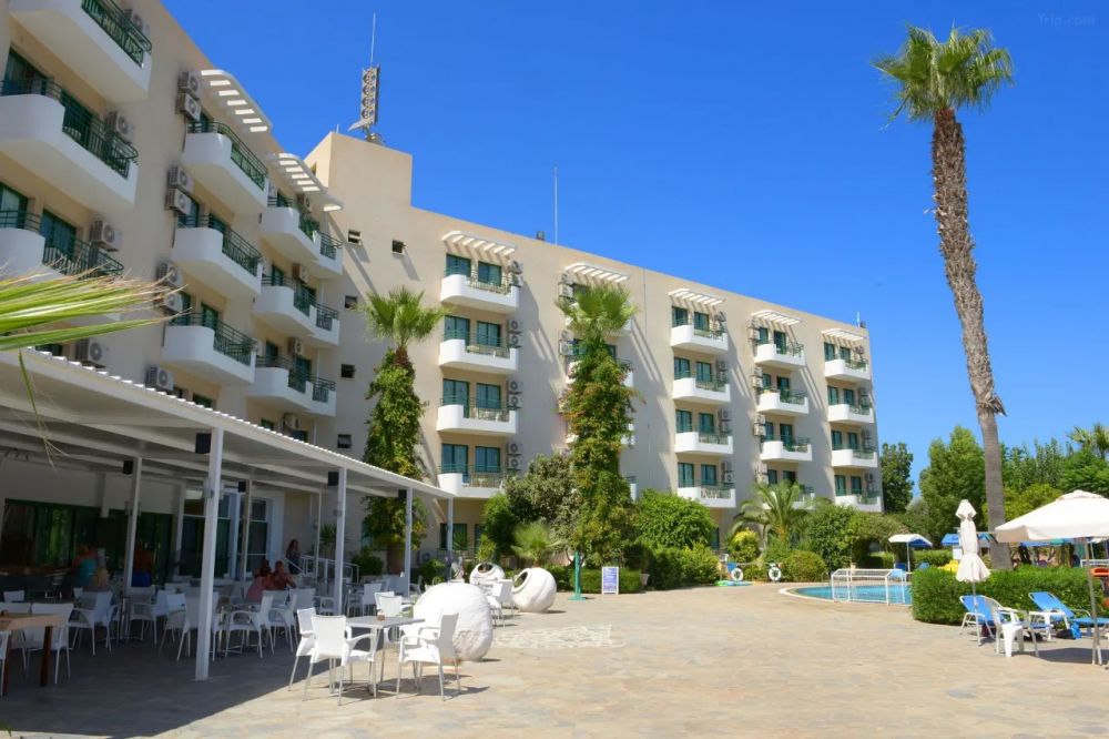 Maris Grand Waterpark Resort 4*