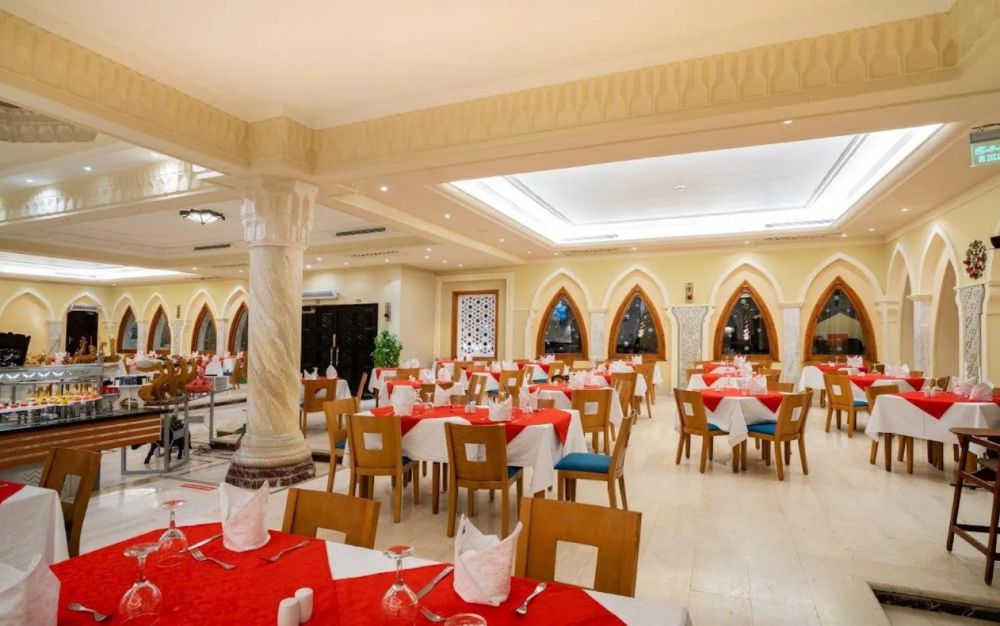 Club Reef Hotel 4*