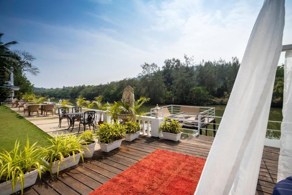Stone Wood River Front (ex. The River Palace) 3*