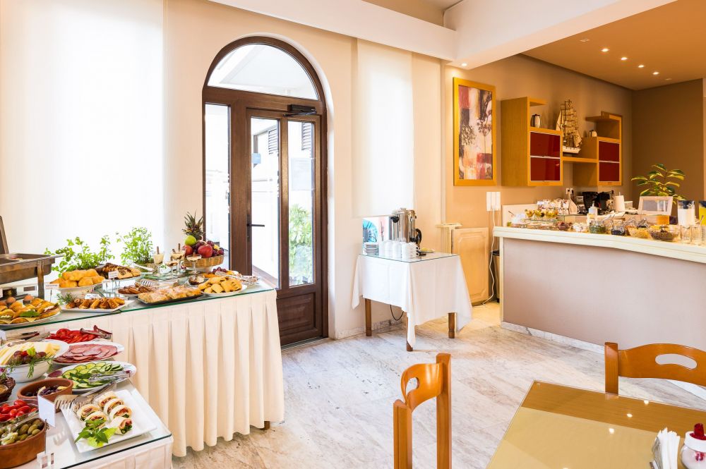 Eltina Hotel 2*