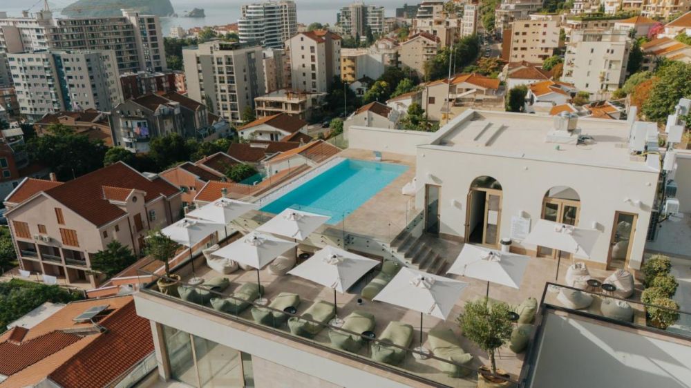 Infinity Hotel & More 4*