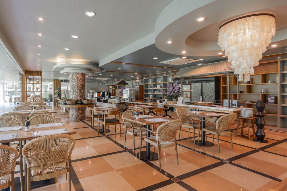 Naithonburi Resort 4*