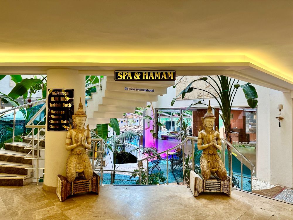 Blue Wave Hotel 4*