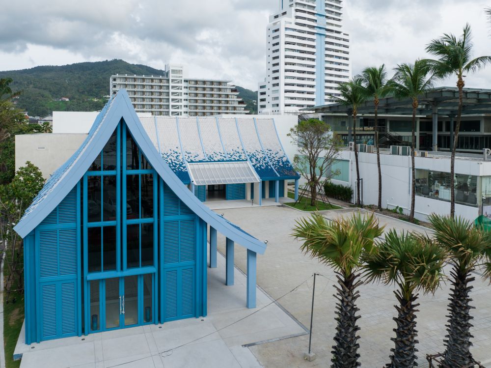 Patong Beach Hotel 4*