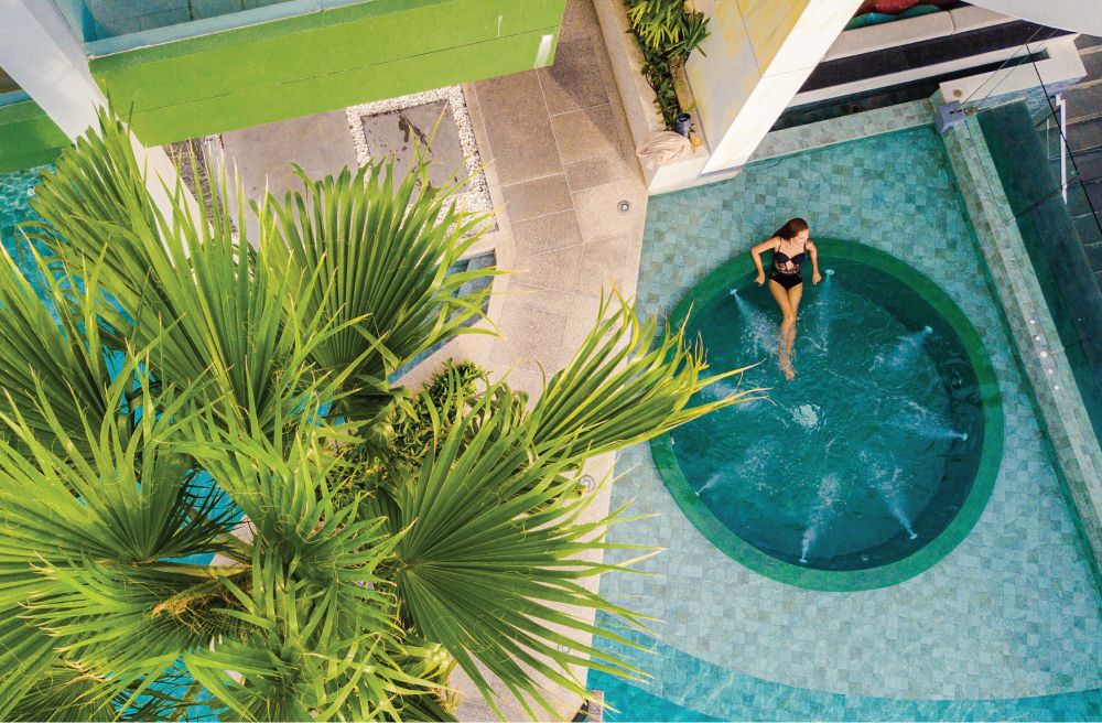 Crest Resort & Pool Villas 5*