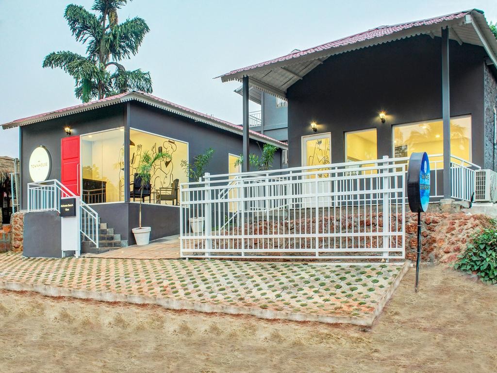 Oceans 7 Ashwem (ex. Oyo Town House Ashwem) 3*