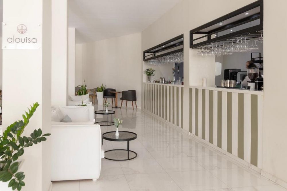 Louis Paphos Breeze 4+