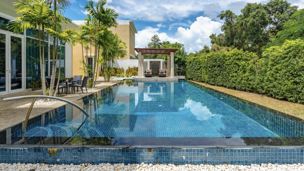 Andaman Pool Villas 5*