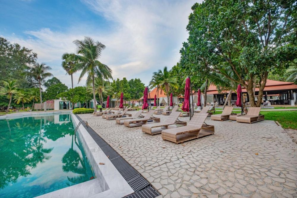 Estella Mai Khao Beach Resort (ex. D Varee Mai Khao Beach Resort) 4*