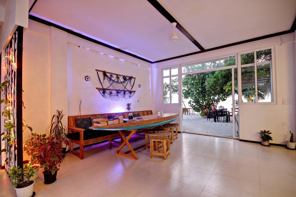 The Crown Beach Hotel 