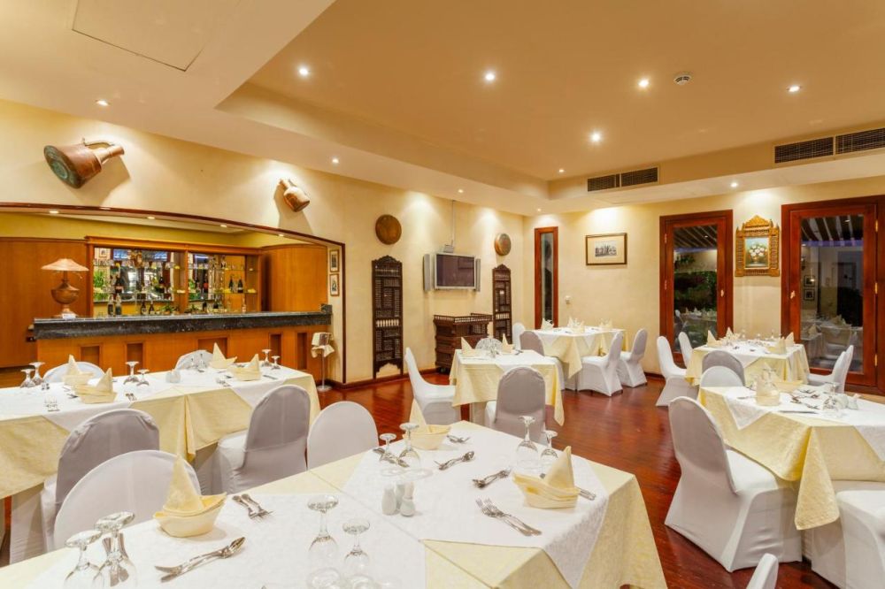 Club Reef Hotel 4*