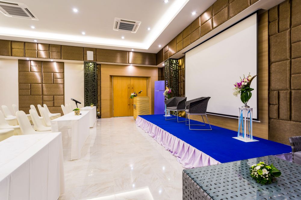 Crest Resort & Pool Villas 5*