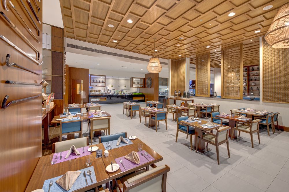 Crowne Plaza Muscat Ocec 5*