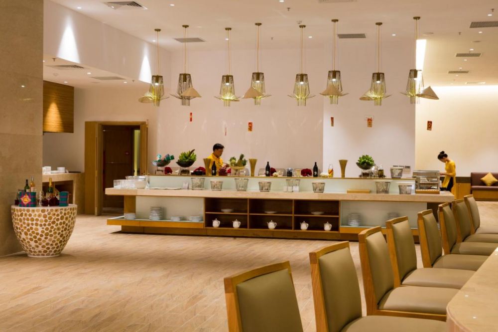 Star City Hotel & Condotel Beachfront Nha Trang 4+