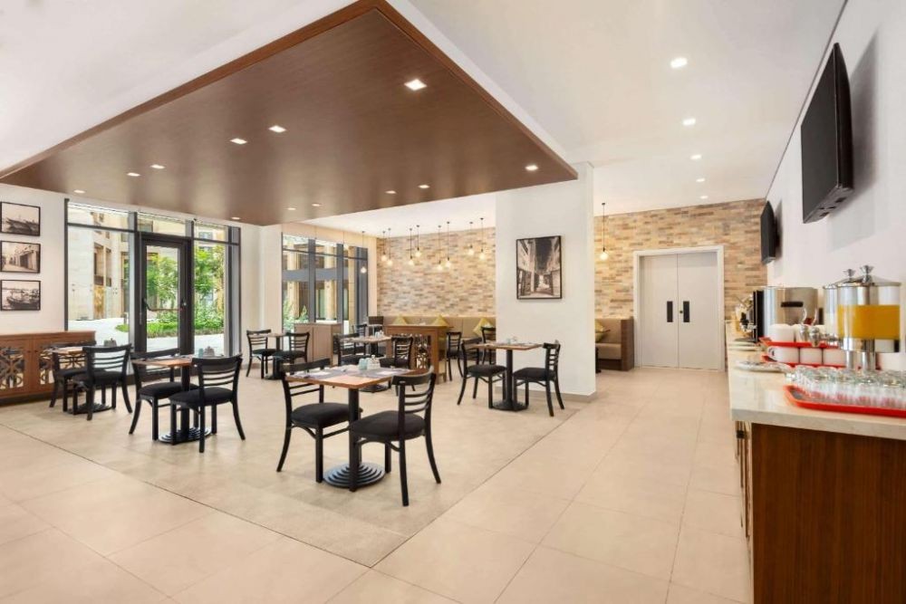 Ibis Styles Dubai Gold District (ex. Super 8 by Wyndham Dubai) 2*