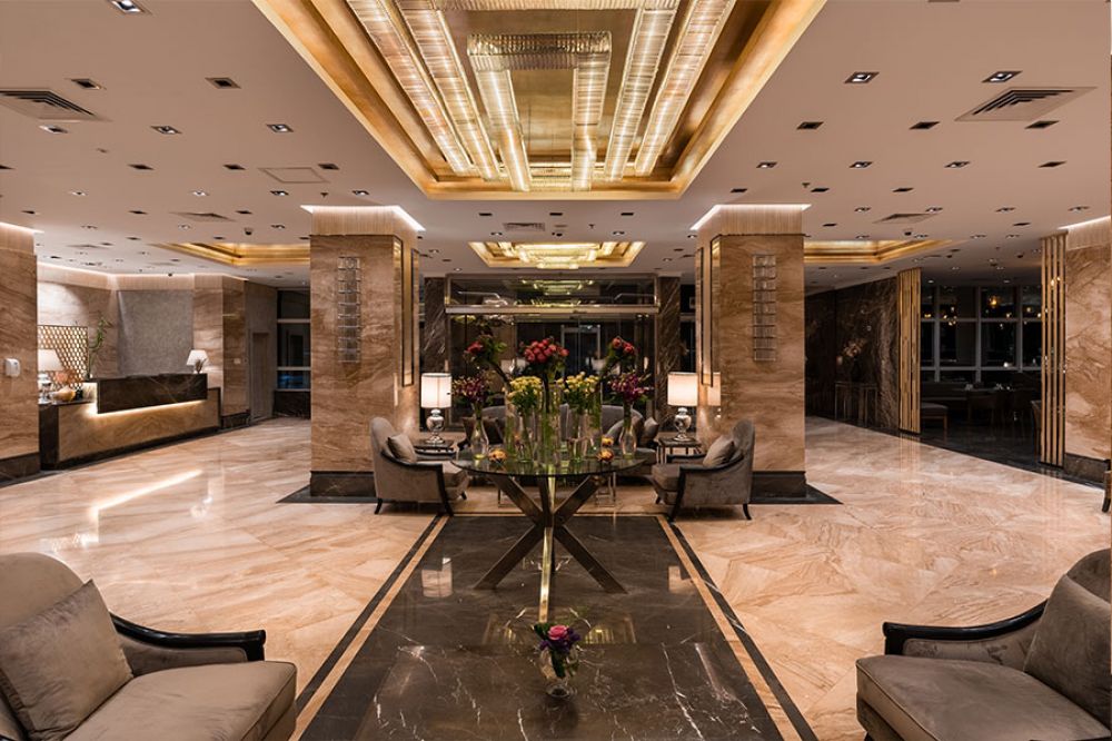 Rhactus Hotel 4*