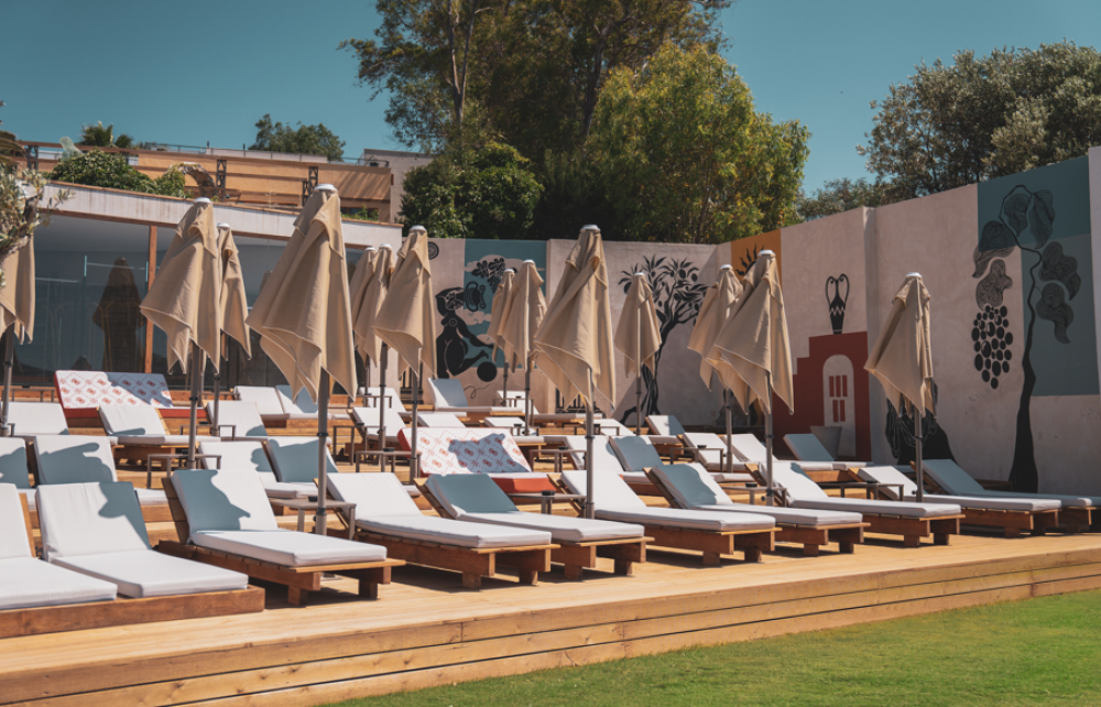 Ruins Luxury Resort (Only 10+) 