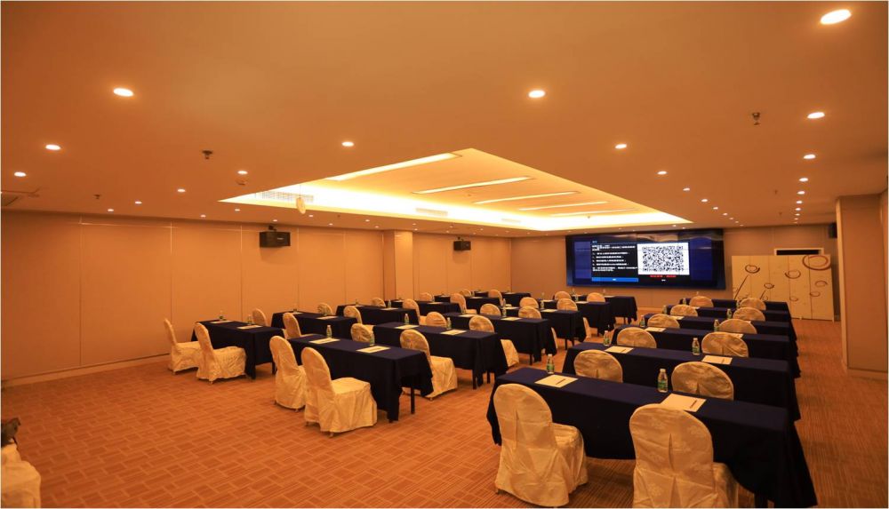 Yuhai International Resort (ex. Azure Resort) 4*