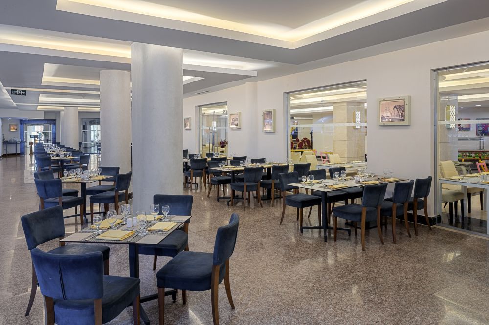 Albatros Royal Moderna 5*