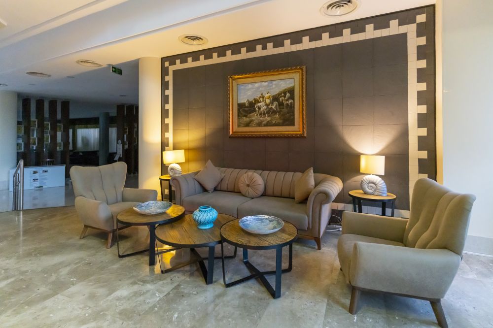 Lancora Beach Hotel 4*