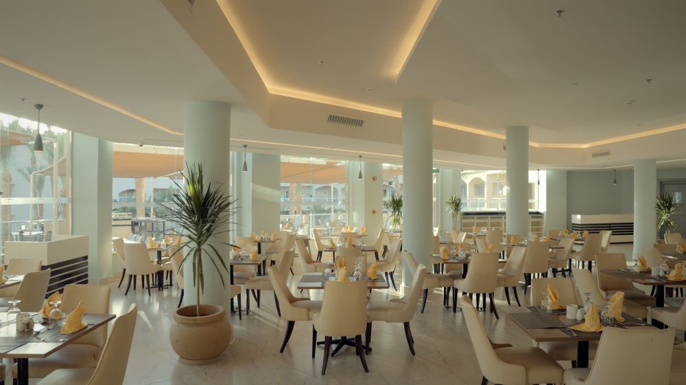 Albatros Royal Moderna 5*