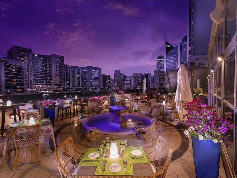 Corniche Hotel Abu Dhabi 3*