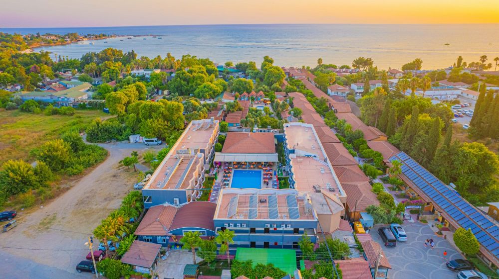 Sayanora Hotel 3*
