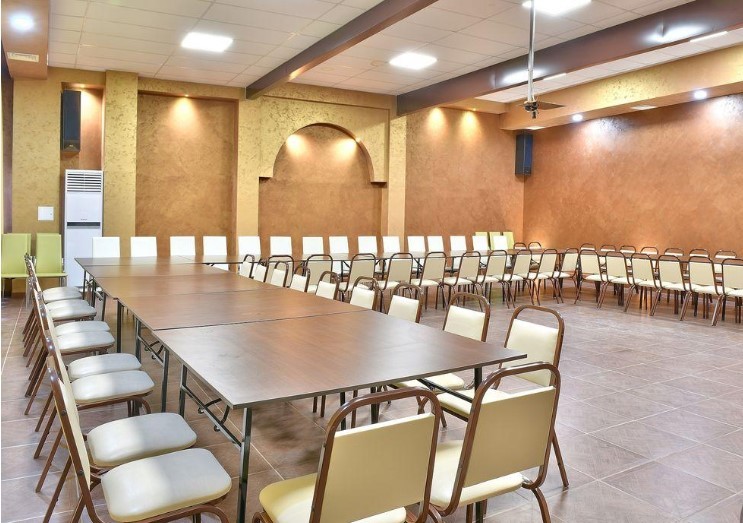 Estreya Residence 4*