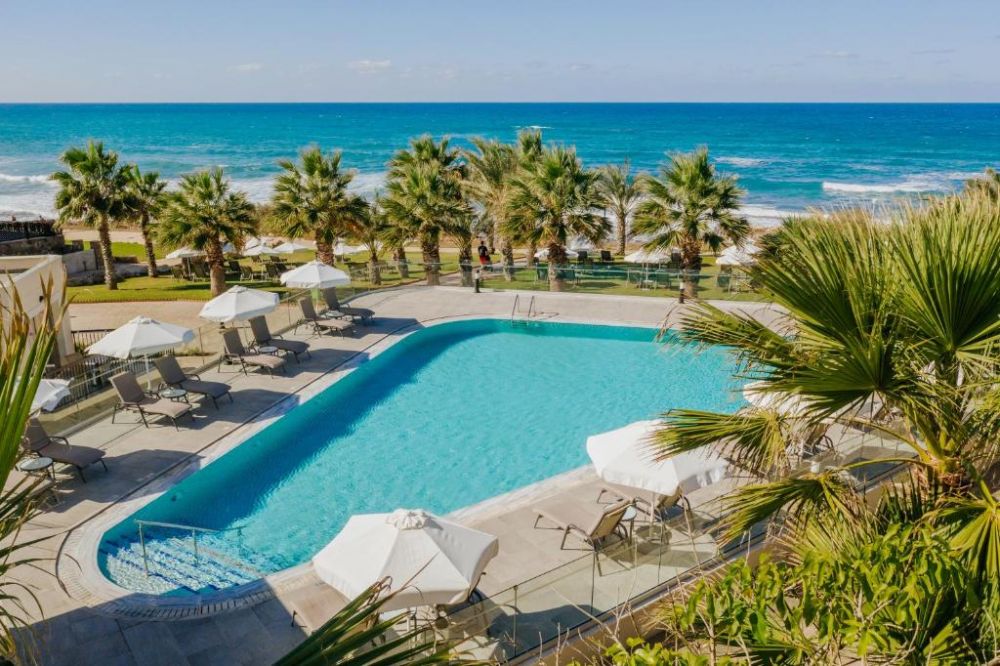 Louis Paphos Breeze 4+