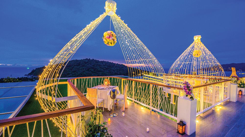 Crest Resort & Pool Villas 5*