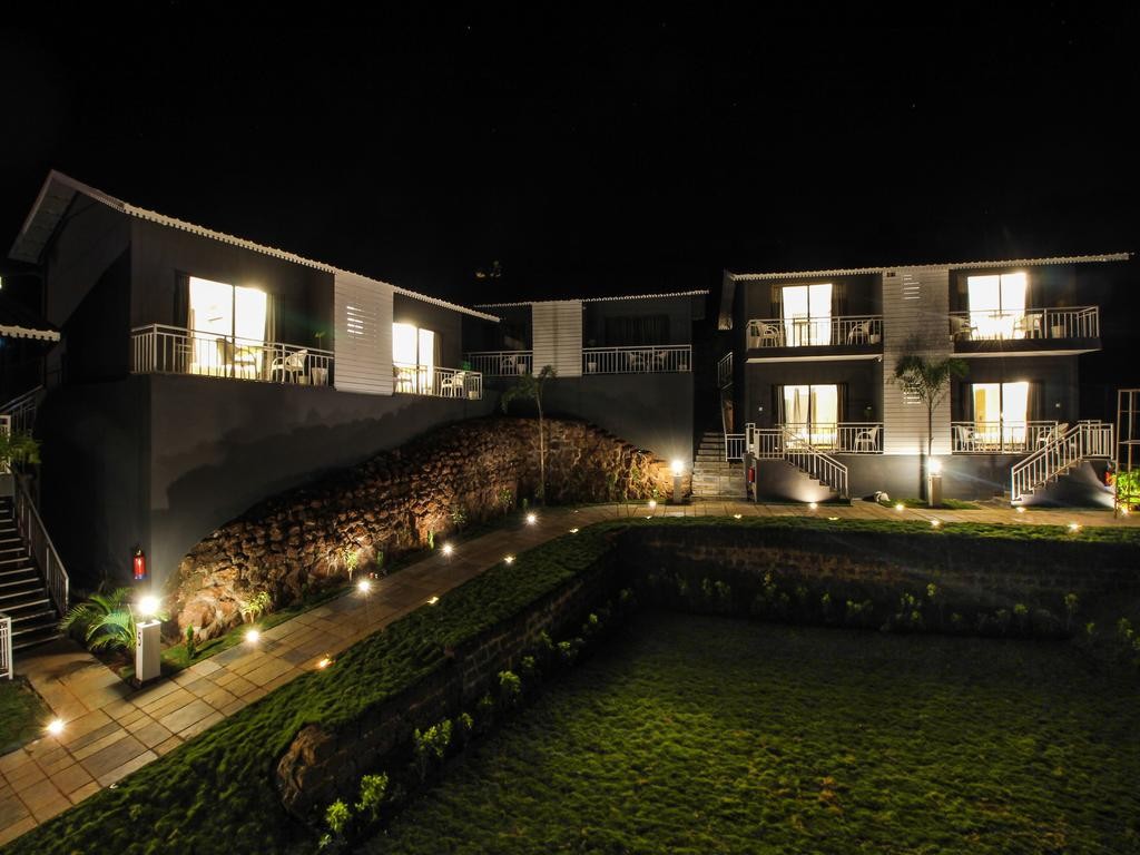 Oceans 7 Ashwem (ex. Oyo Town House Ashwem) 3*