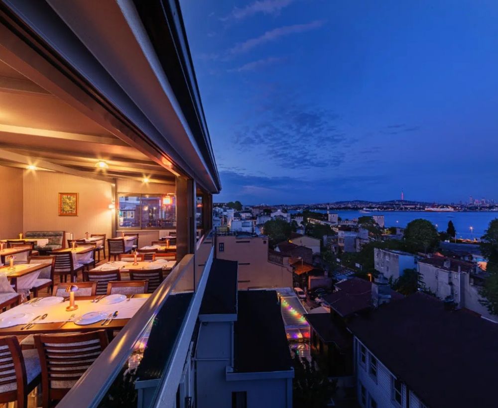 Azade Premier 4*