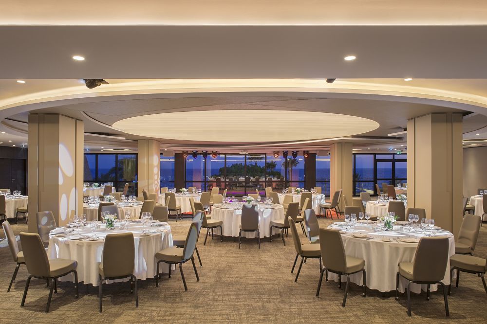 Amathus Beach Hotel 5*