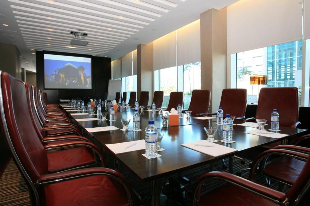 Yas Plaza Circuit (ex. Centro Yas Island Rotana) 4*