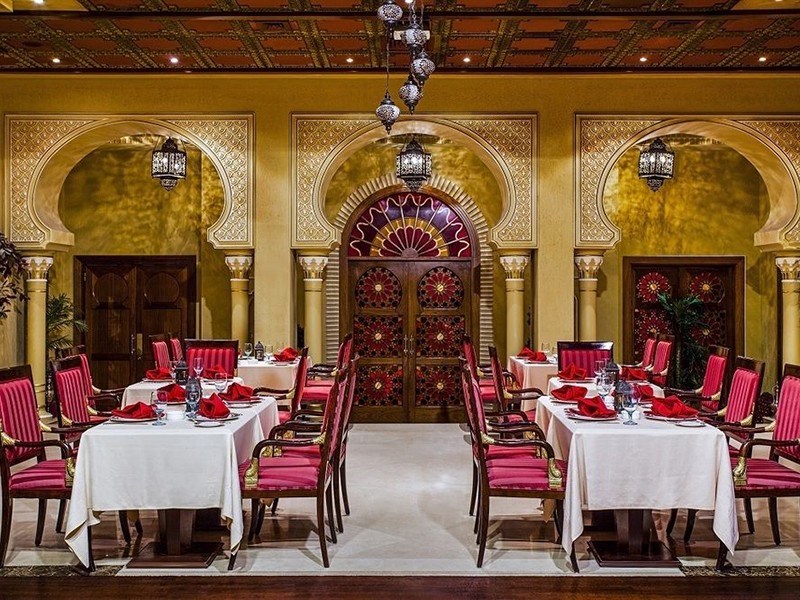 Corniche Hotel Abu Dhabi 3*