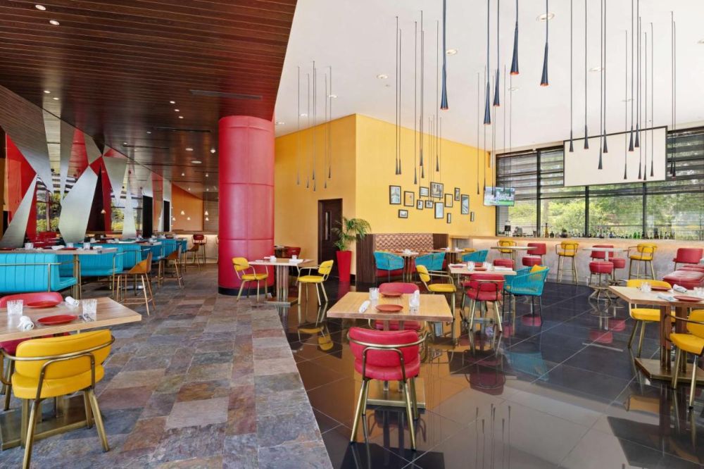 Yas Plaza Bay by IHG (ex. Park Inn by Radisson Abu Dhabi Yas Island) 4*