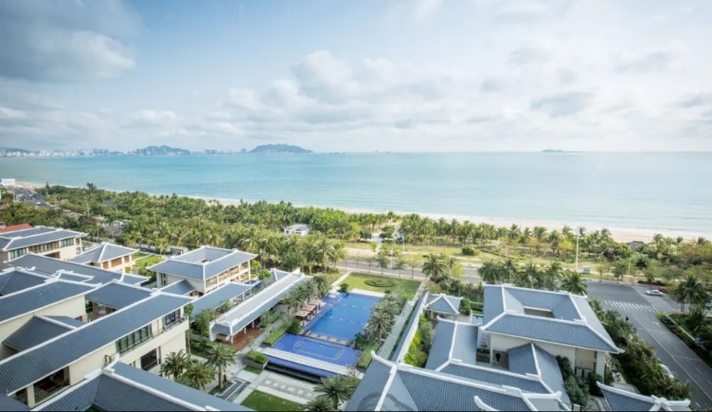 Jinghai Hotel & Resort 5*
