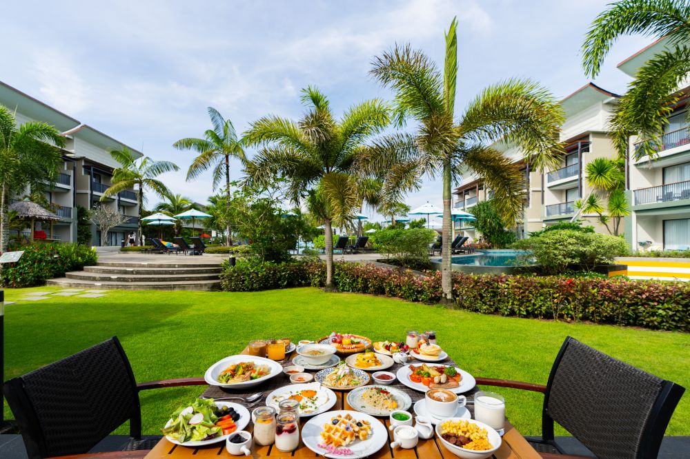 Le Meridien Khao Lak Beach 5*
