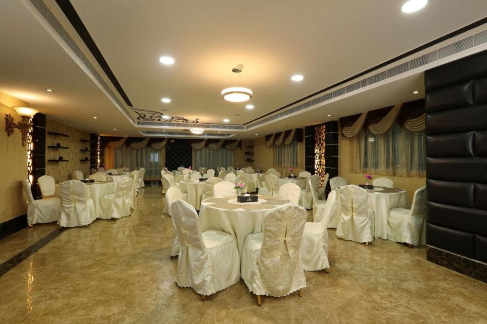Royal Grand Suite Hotel Sharjah 