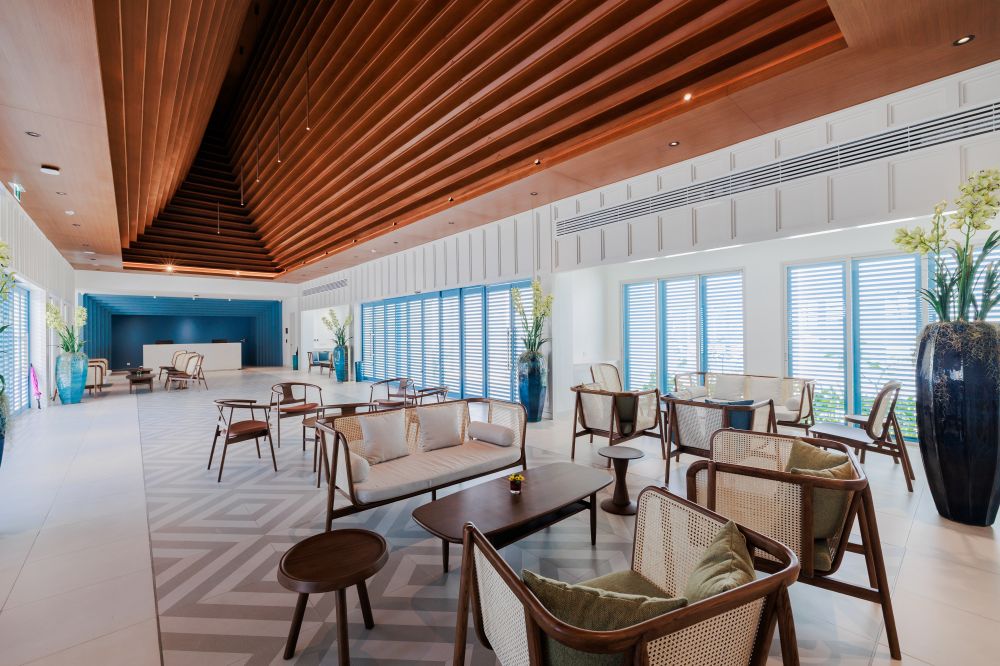 Patong Beach Hotel 4*