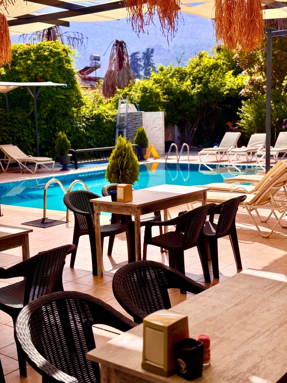 Begonya Hotel 3*