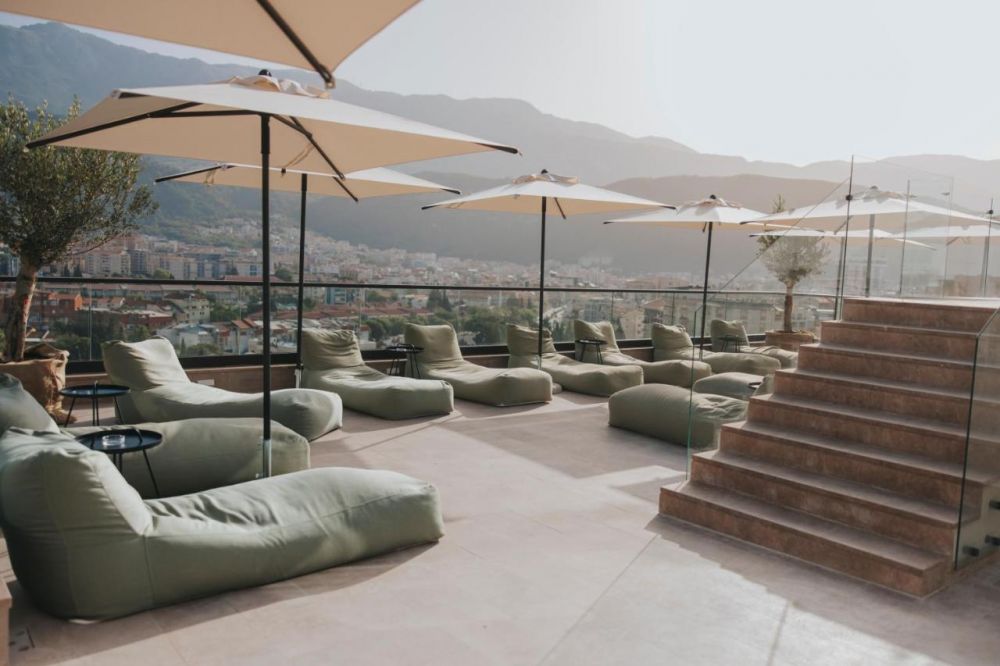 Infinity Hotel & More 4*