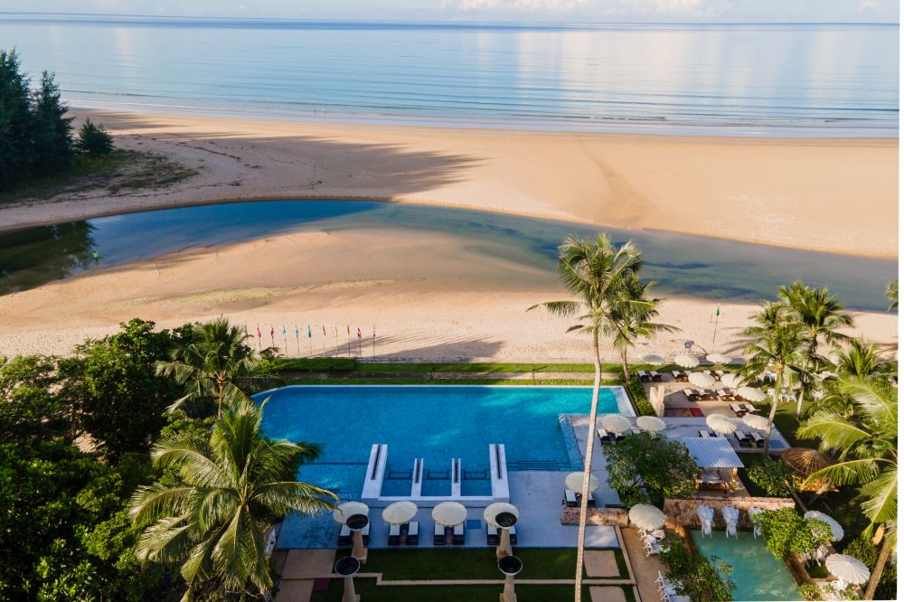 Apsara Beachfront Resort & Villas 4+